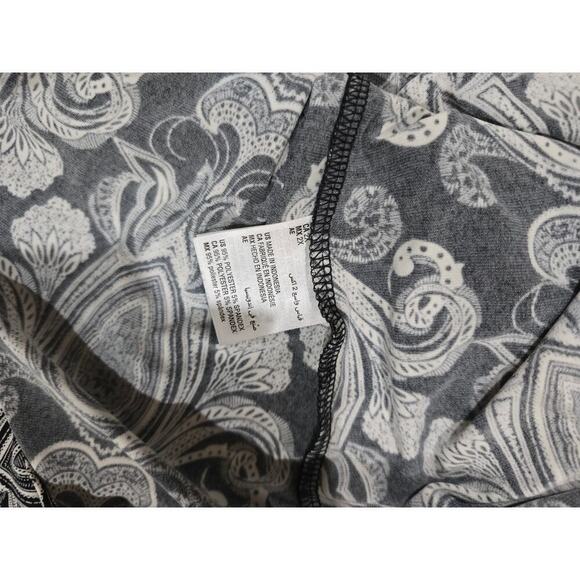 Charter Club women's Plus Size black white paisley VNeck long sleeves Blouse 2x - Picture 7 of 9
